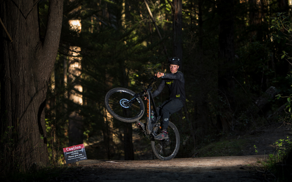 Video Fast And Loose Riding From Leo Housman As He Pushes Hard On His