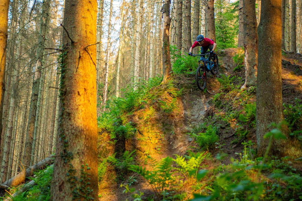 Maximize your Ride - Sascha Bamberg is not satisfied with the range of his own breath and therefore swaps his Switchblade for the shuttle.