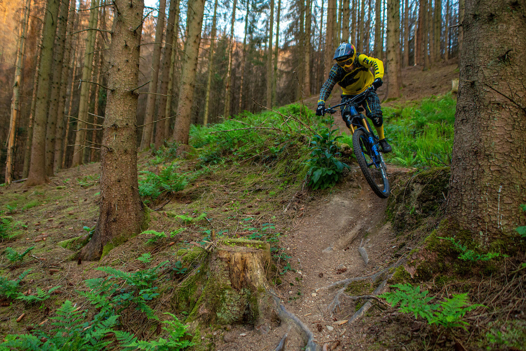 Maximize your Ride - Sascha Bamberg is not satisfied with the range of his own breath and therefore swaps his Switchblade for the shuttle.
