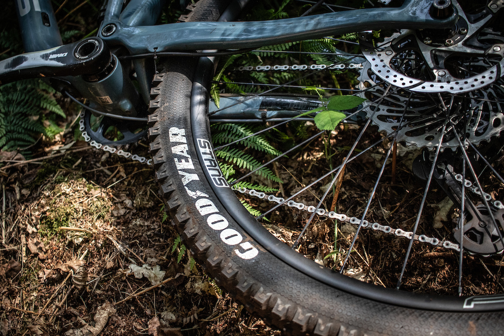Olly Wilkins joined the StansNoTubesUK family, so we built him a super special pair of wheels using the Stans CB7 carbon rim.

Photos by Chris Greenwood.