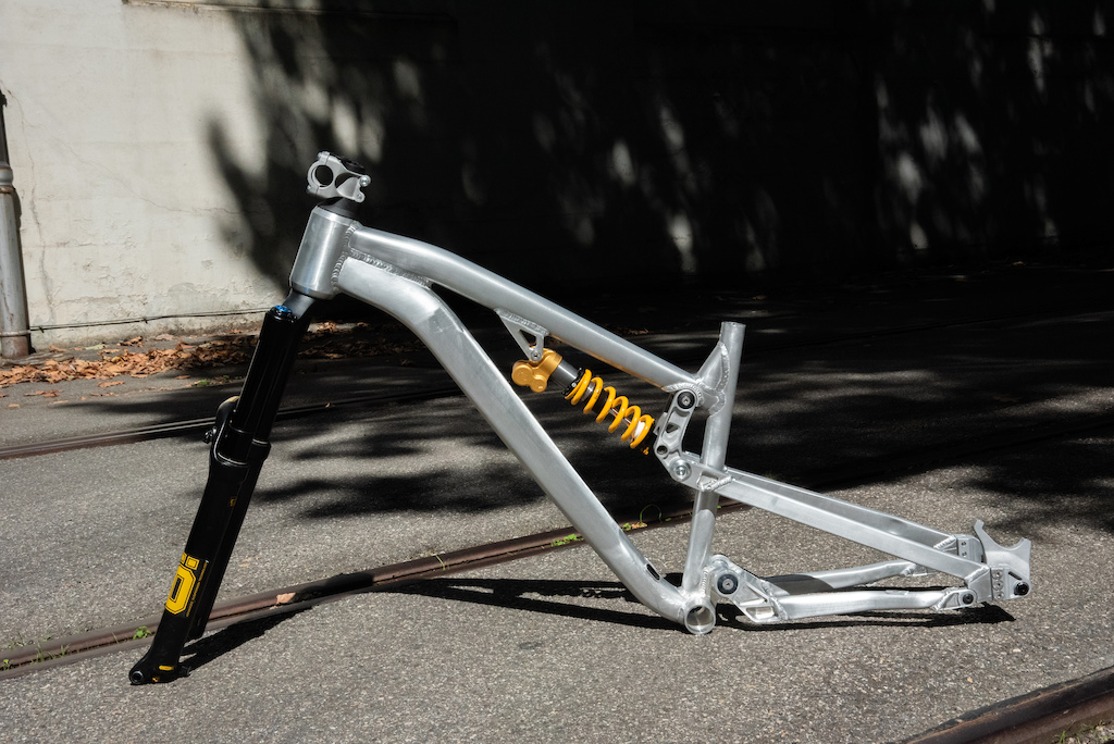 RUNI pre-production frame