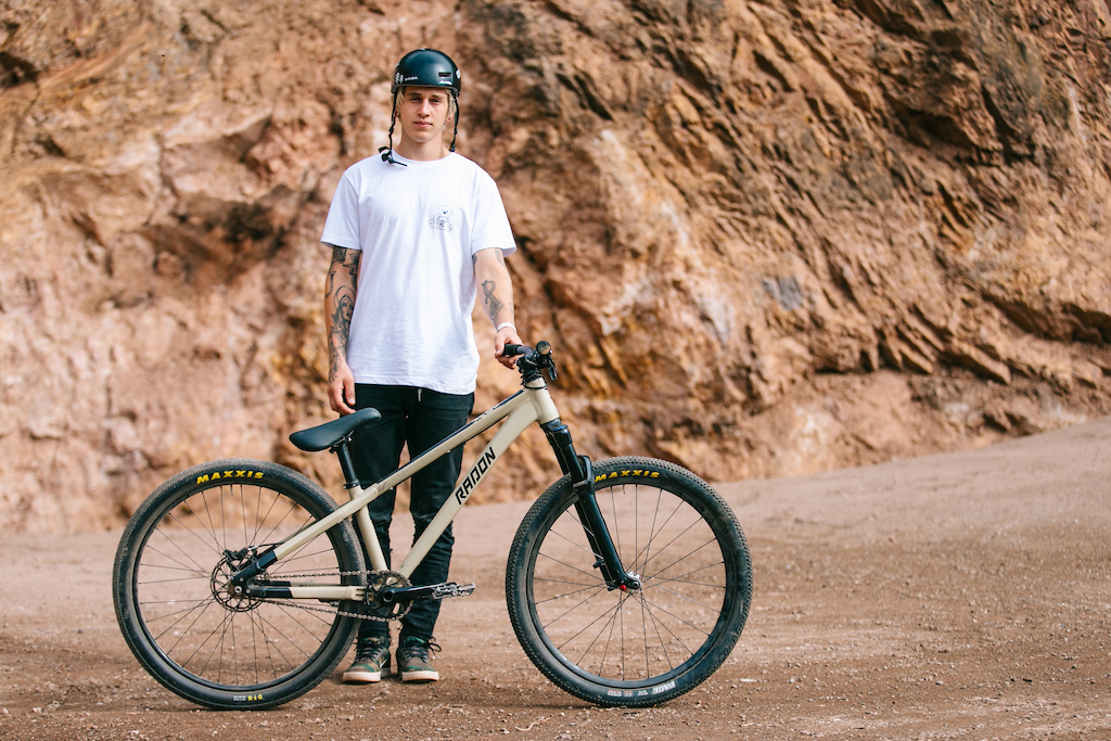 Bike Check: Lukas Schäfer's Signature Radon Slush - Pinkbike