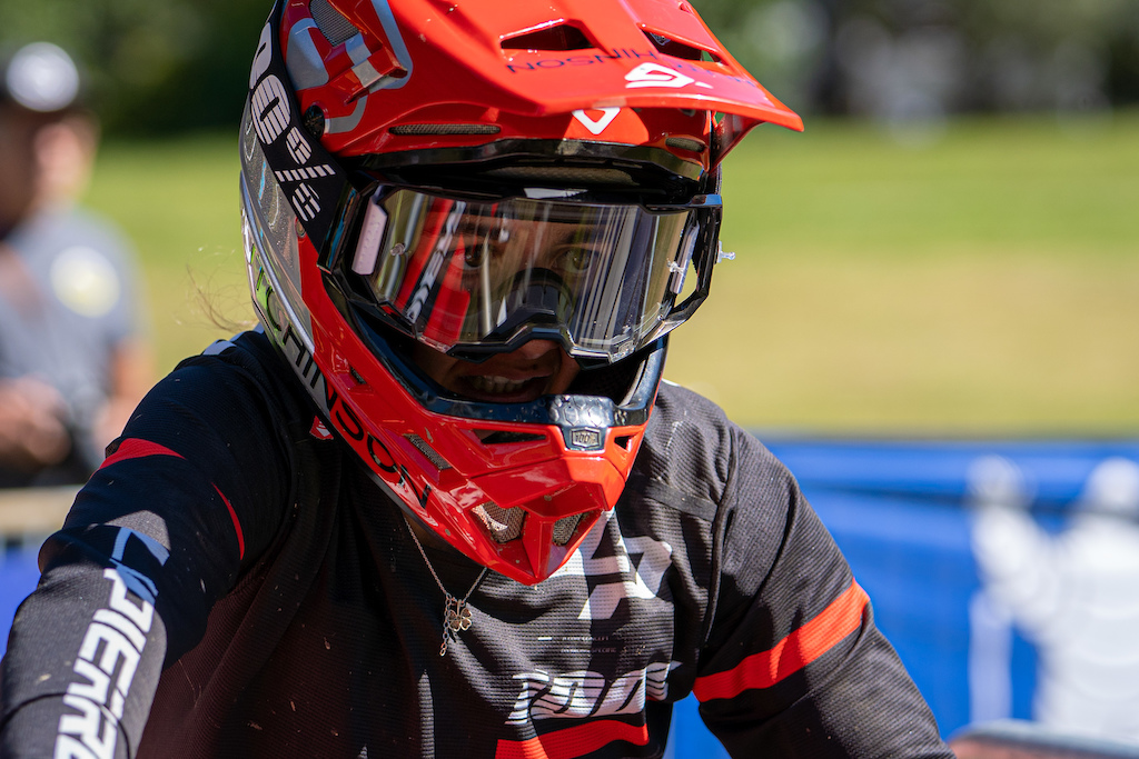 Isabeau Courdurier rode the entire week-end in the pain, damaging her ankle in practice.