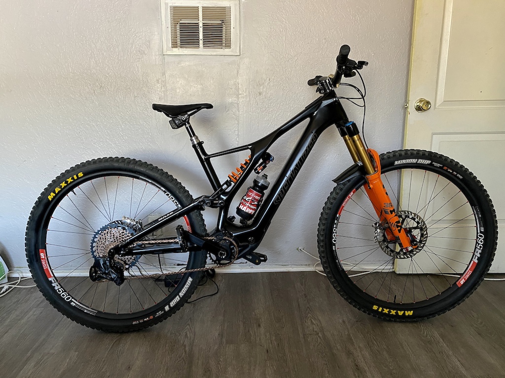 2020 levo sl.
sram AXS
sram 10-52t copper casette. chain.
2021 fox 36 160mm.
Fox DHX2 coil shock.
Magura MT7 4 piston brakes. 
203mm MDR-P rear rotor.
220mm MDR-P front rotor. 
i9 hydra hubs. 
Dt Swiss FR560 Wheels. 
Maxxis DHR + DHF tires. 
Rockshox axs dropper. 
stamp 11 pedals. 
praxis carbon cranks. 
Renthal 35 carbon superlite bar.
Renthal 33 mm stem.