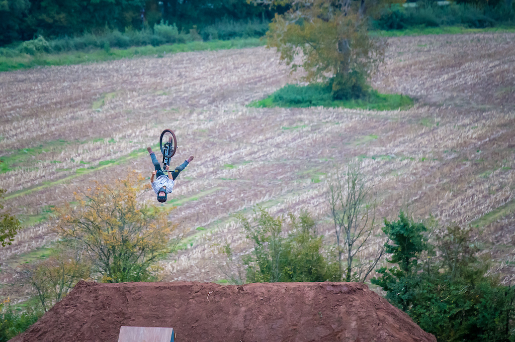 Superflip going down on the last jump