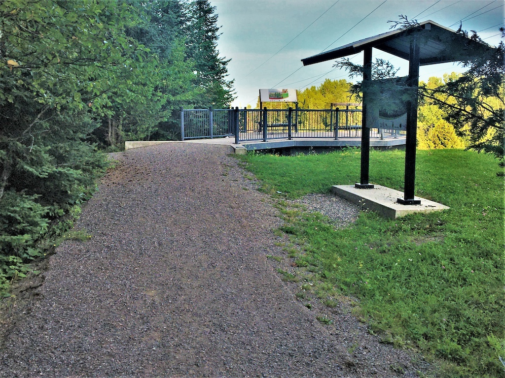 Oct. 2020, Top of the Bluffs to Centennial trail (#18586), at Hydro One's Current River Interpretive Lookout, trail continues on to Centennial park visitors centre and parking lot.