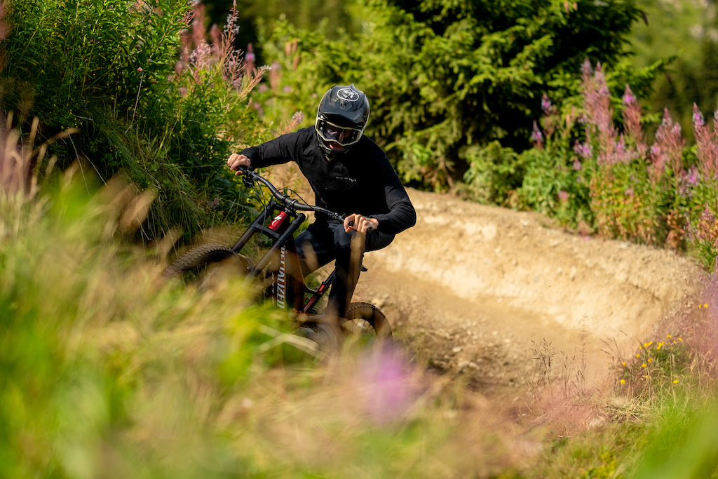 Specialized Demo Race Photo Kifcat Shaperideshoot