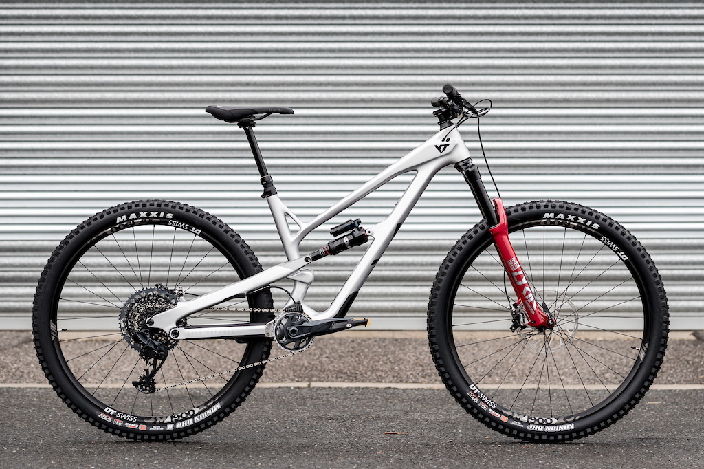 YT Launches Limited Edition Izzo Blaze With Longer Fork No Grip Shift Pinkbike