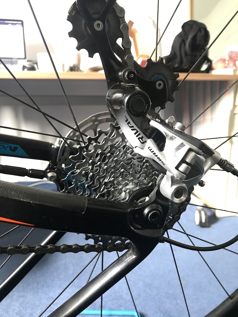SRAM Rival and new casette SRAM PG-1130 11-36, increasing the range.
