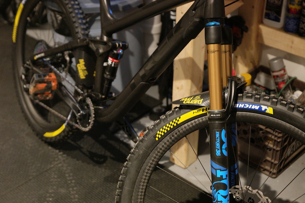 The front end of the TREK Fuel EX 8 mullet project is coming together. Rear end will be done next week.