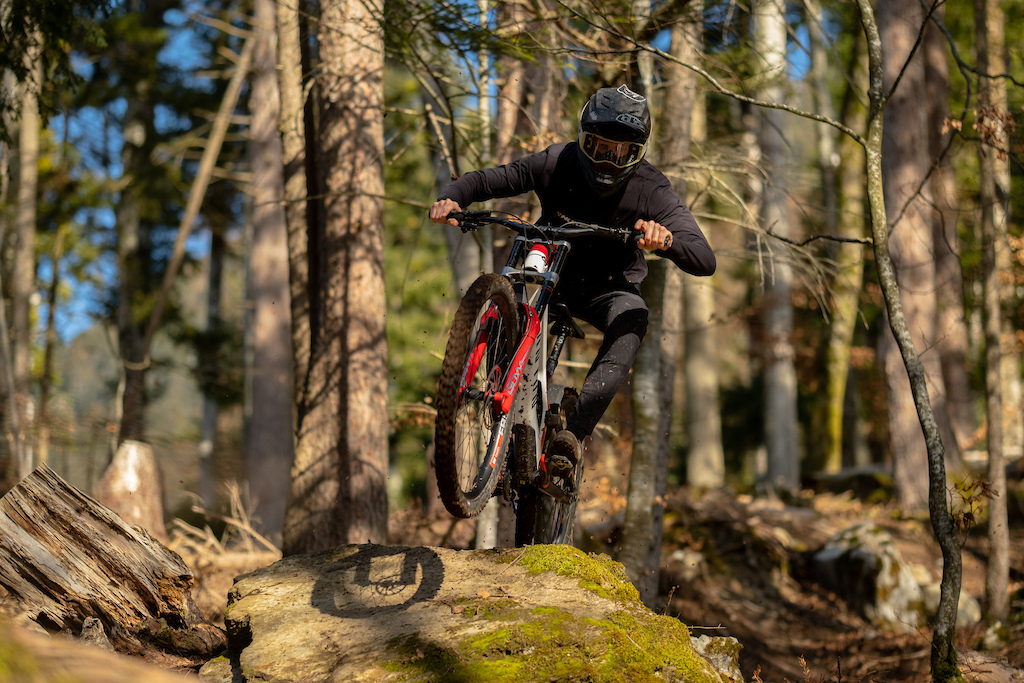 Canyon Sender CFR

Photo: Kifcat / Shaperideshoot