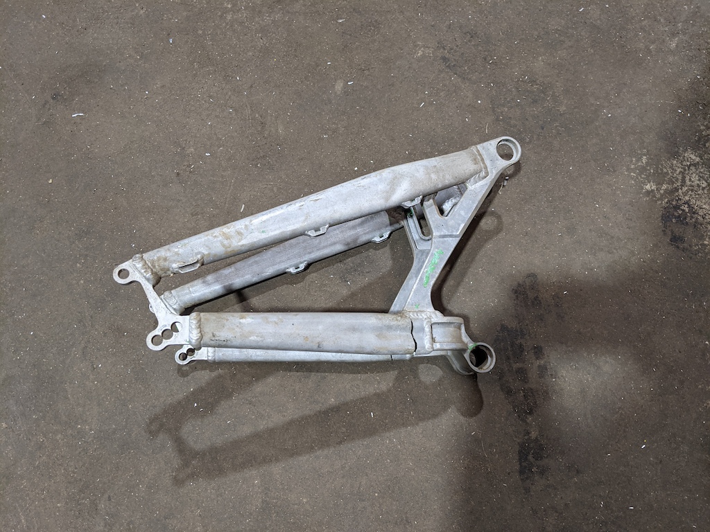 Cracked 951 Swing Arm