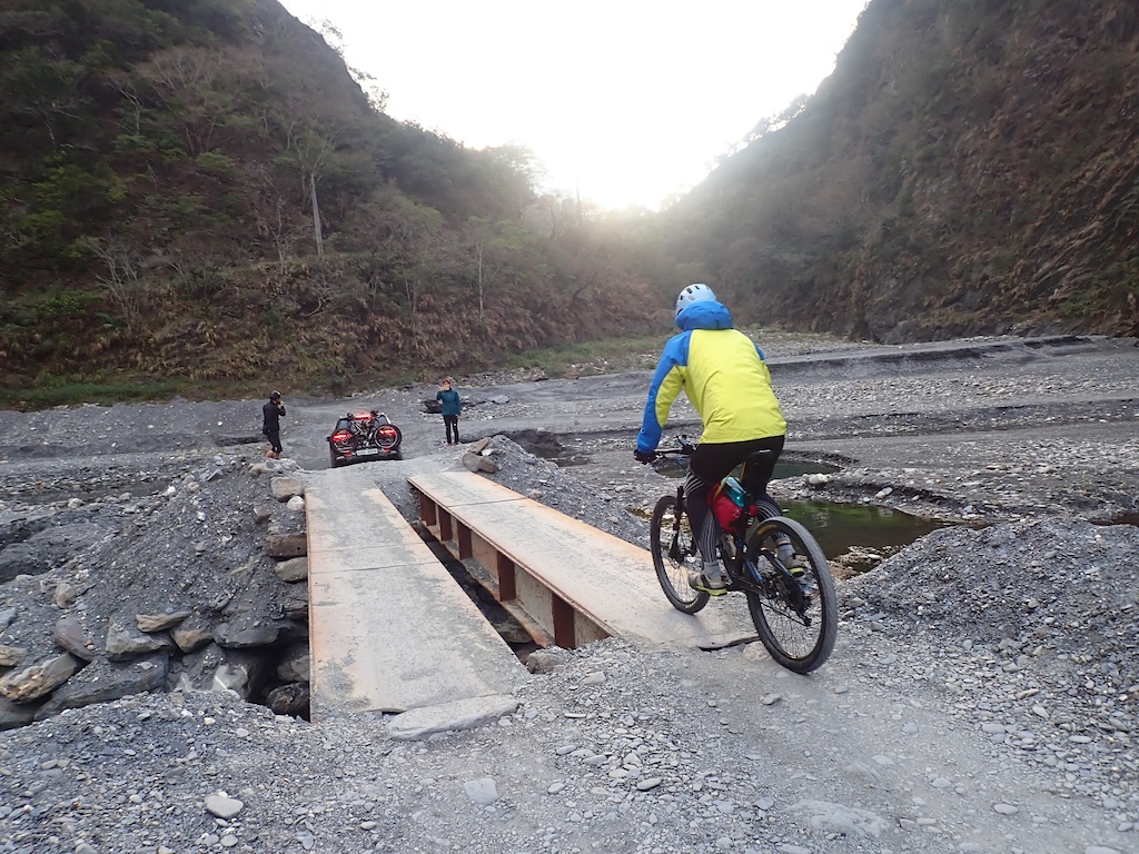 2 iron bar is the temporary bridge for Tai-power maintained vehicle drive into this mountain