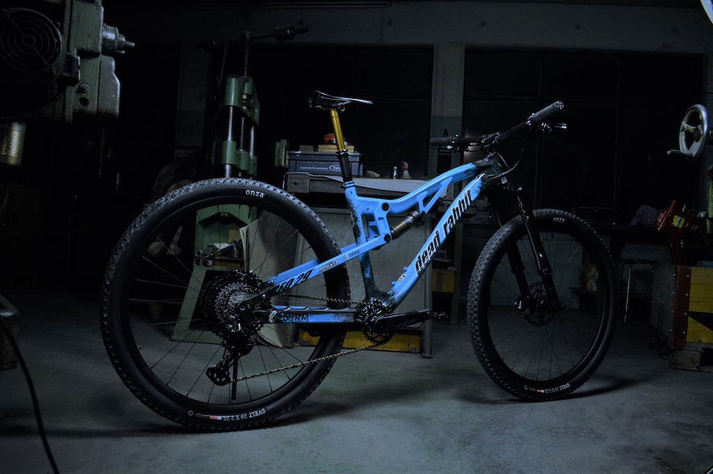 many european brands are mounted: Tune Hubs, Saddle, Handlebar, Seatpostclamp and Grips. Reset Racing Headset. Onza Tire. Bright Racing Shocks. Hope Brakes