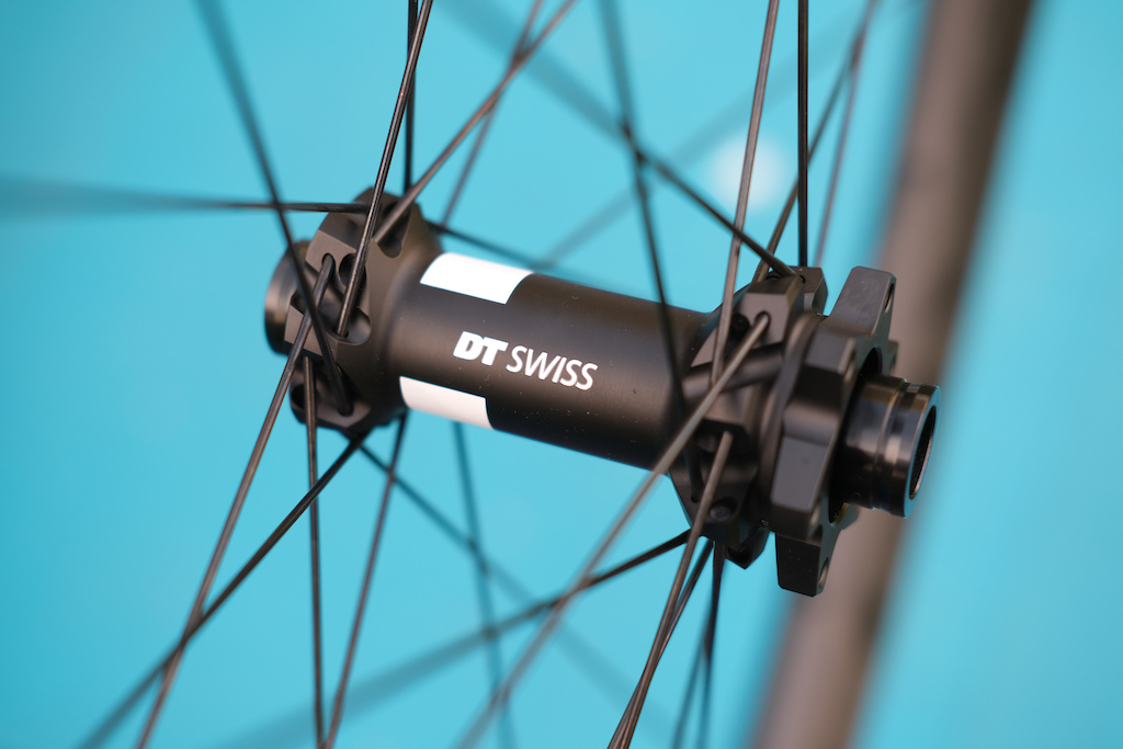 Roval Releases New 1,450 Gram Control Carbon Wheelset - Pinkbike