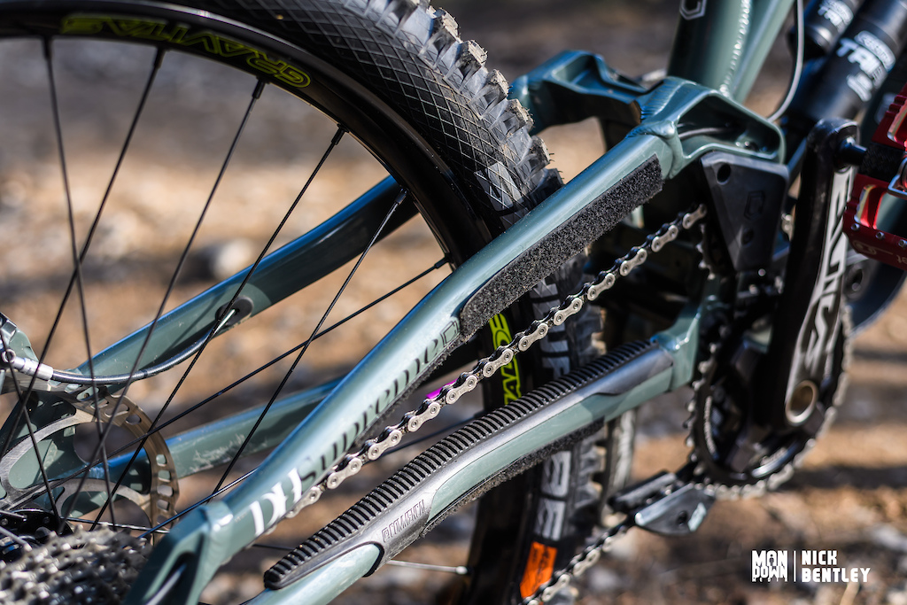 Bike Check: Jack Reading's Carbon-Free Commencal Supreme World Cup