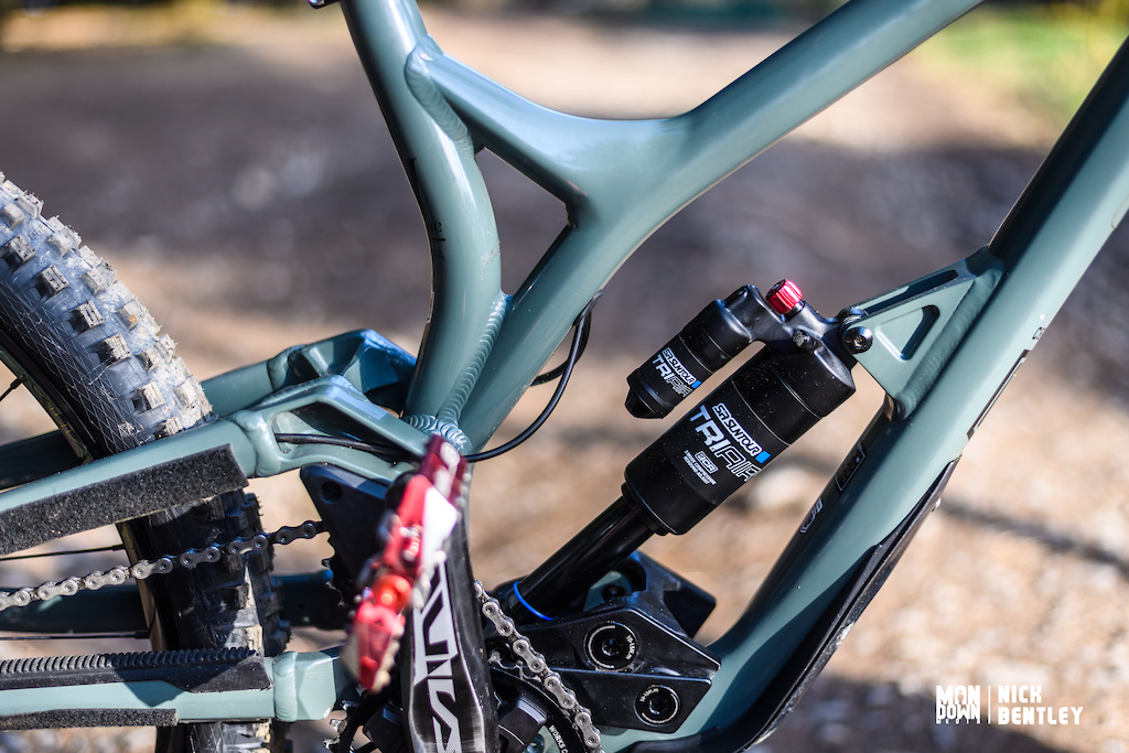 Bike Check: Jack Reading's Carbon-Free Commencal Supreme World Cup