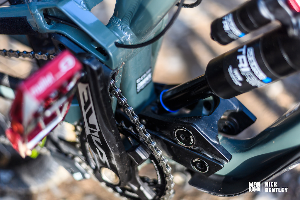 COMMENCAL MTB ジャンク品 Bike Check: Jack Reading's Carbon-Free Commencal Supreme World Cup