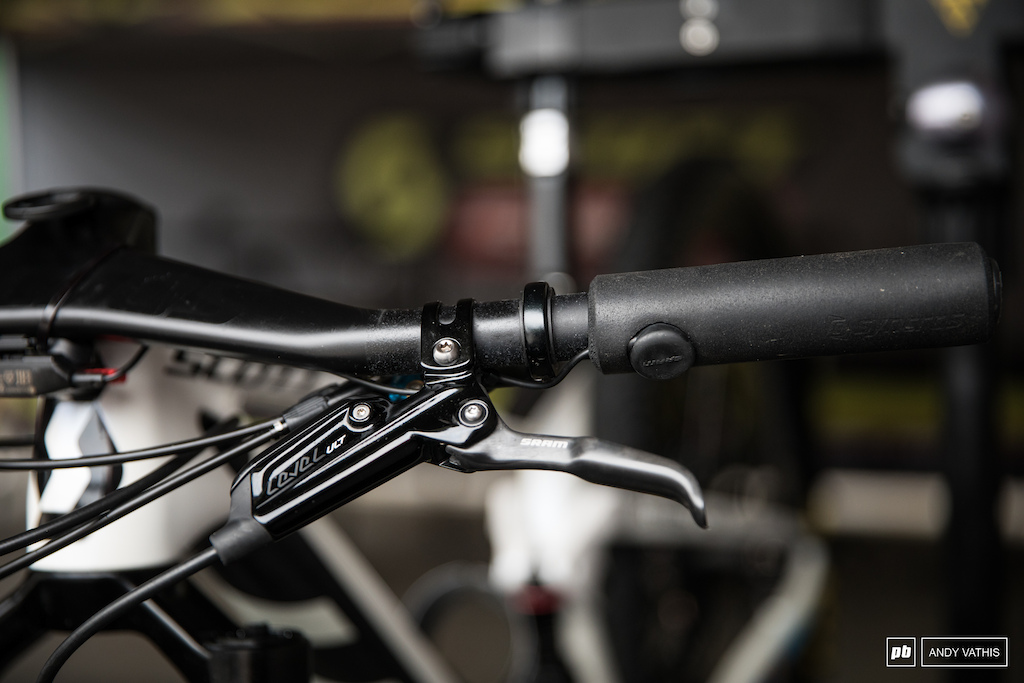 Nino Schurter is also on the blip program with the button poking through his comfy Syncros grips.