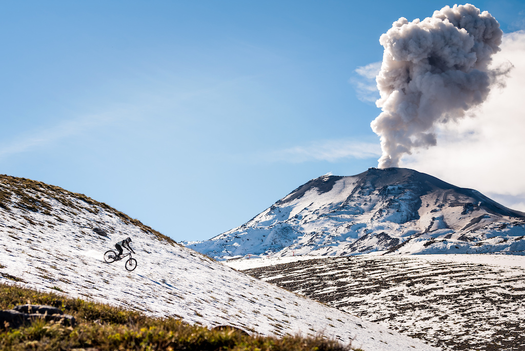 Volcano Nevados de Chillan in action