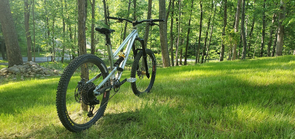 2021 Commencal clash