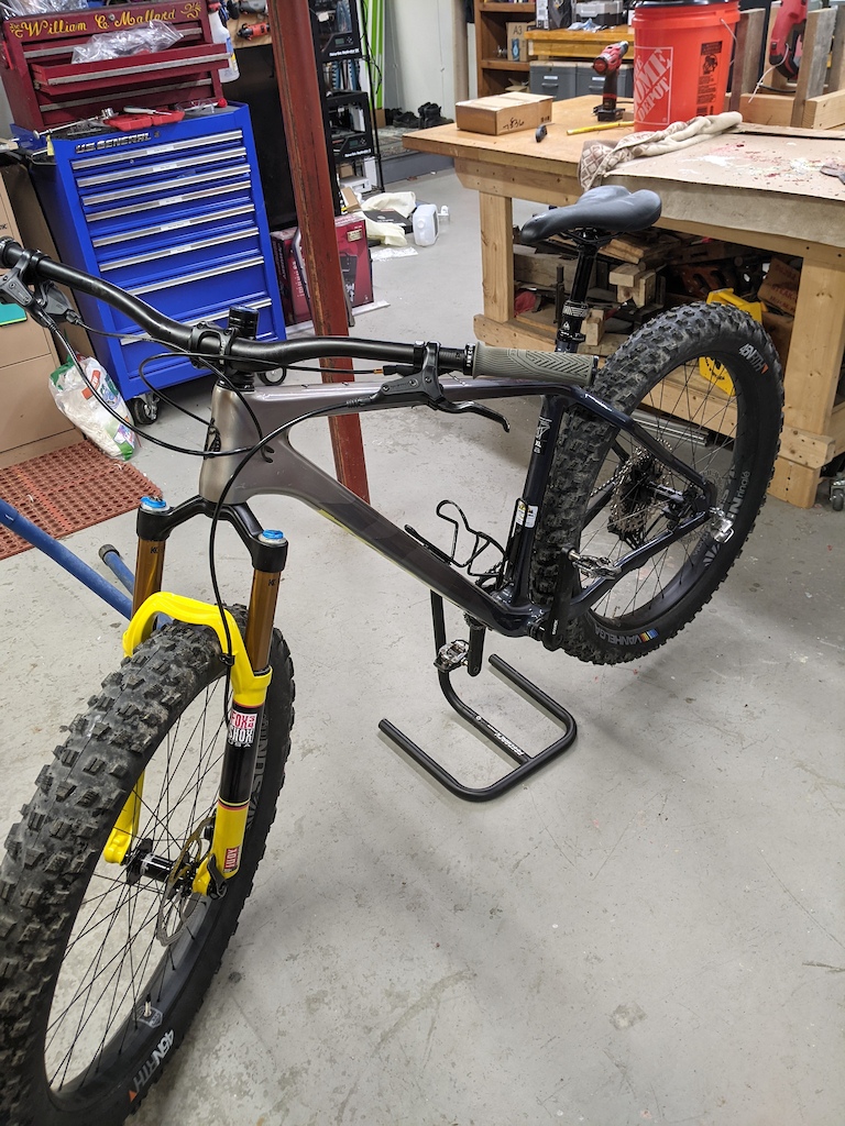 Project Fox Shox. A 2016 Fox 34 Plus fork custom made Decals to make you stop and take a closer look and wonder if they made a Judy SL fat bike fork???? Wheel set is Hope Pro4 / Fastno on Sun Ringle Duroc 50 rims and Vanhelga 4.0 tires