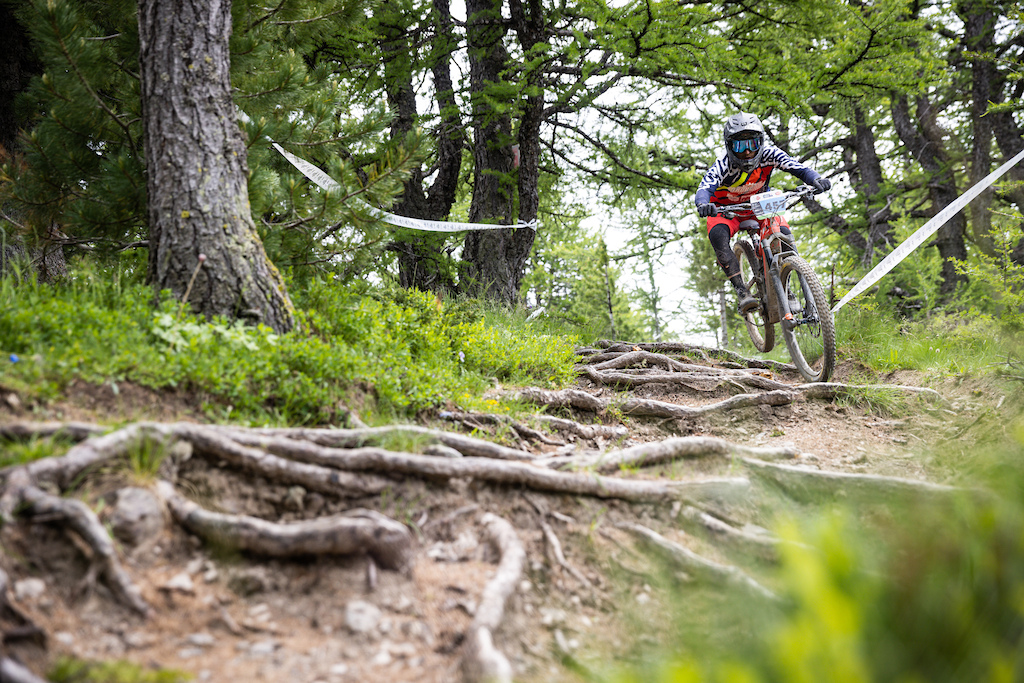 E-Bike rider Valentin Escriou attacking the roots of stage 3 on Saturday.
