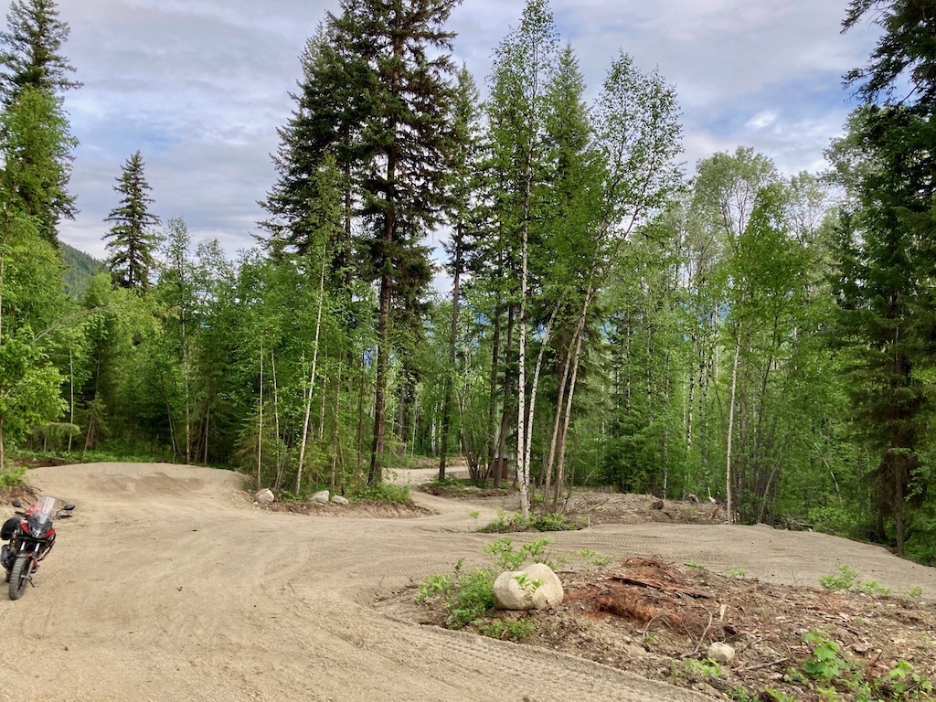 Raft Rim Rec Site is located at 2 km Road 9.
6 dry camping sites suitable for tents, vans, or campers - not suitable for large trailers.
Camping donations to the Wells Gray Outdoors Club fund annual trail maintenance.