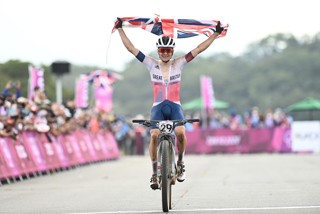 Picture by Alex Broadway/SWpix.com - Tokyo 2020 Olympics - 26/07/2021 - Cycling Mountain Bike, Men's Cross-country Race - Izu MTB Course, Izu, Japan - Thomas Pidcock of Great Britain wins the men's cross-country race and is crowned Olympic Champion
