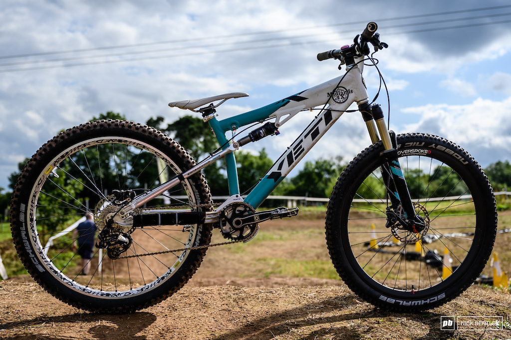 Hannah Escott's Yeti 4X (Both wheels are 26 inch, just a weird perspective in the photograph)