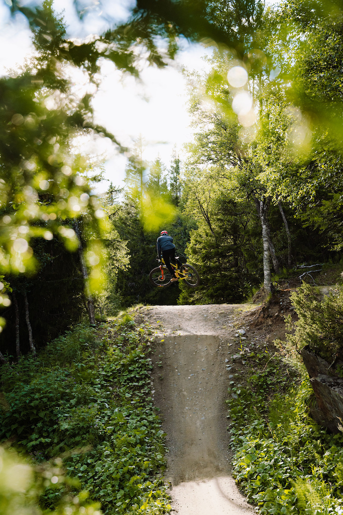 Greg Minaar on the Shimano jump trail, while on his visit to Åre, Sweden.