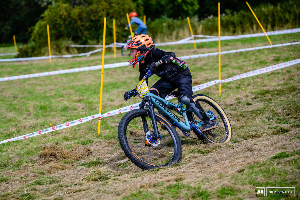 AJ Lewendon carving the corners of the Dual Slalom course