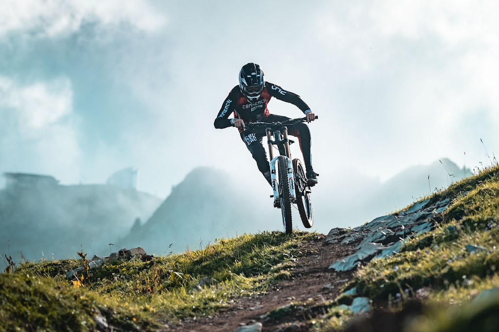 Video: Mattéo Iniguez Is Fast & Stylish at the Leysin Bike Park - Pinkbike