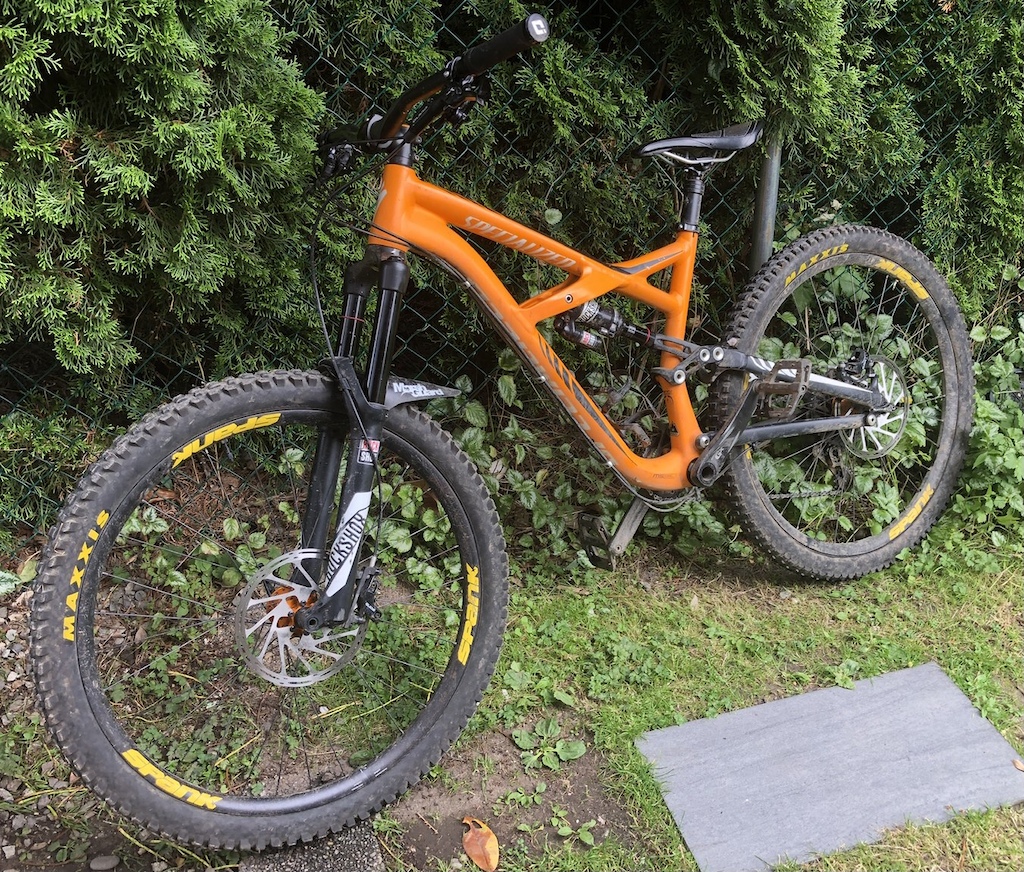 STOLEN

Specialized Enduro mountain bike. 

Stolen from Thompson Hotel/downtown kamloops area 11:15AM this morning

Cash reward

Police file: 2021-34603

Serial number WSBC601007039K

Call/text 250-532-5398