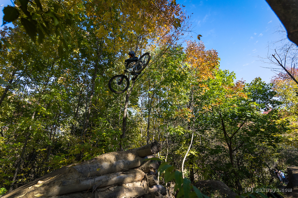 Air DH Whip-Off and Best Trick durant le Marmota Fest 2021. Quebec City Mountain Biking. Rider S bastien Lafontaine.