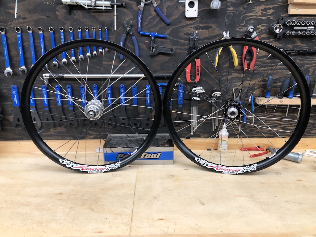 Arrow Racing DHX 24 rims, Chris King ISO hubs, DT competition spokes/ brass nipples