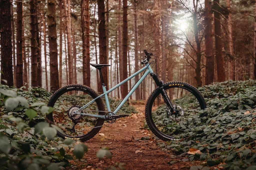 New Dawley Eponym frame built- these steel framed beauties are hand made in the UK.

Shot these for Dawley Bikes, which I now ride for as part of their recent launch of the Eponym. Any questions about them please let me know! This bike rips!