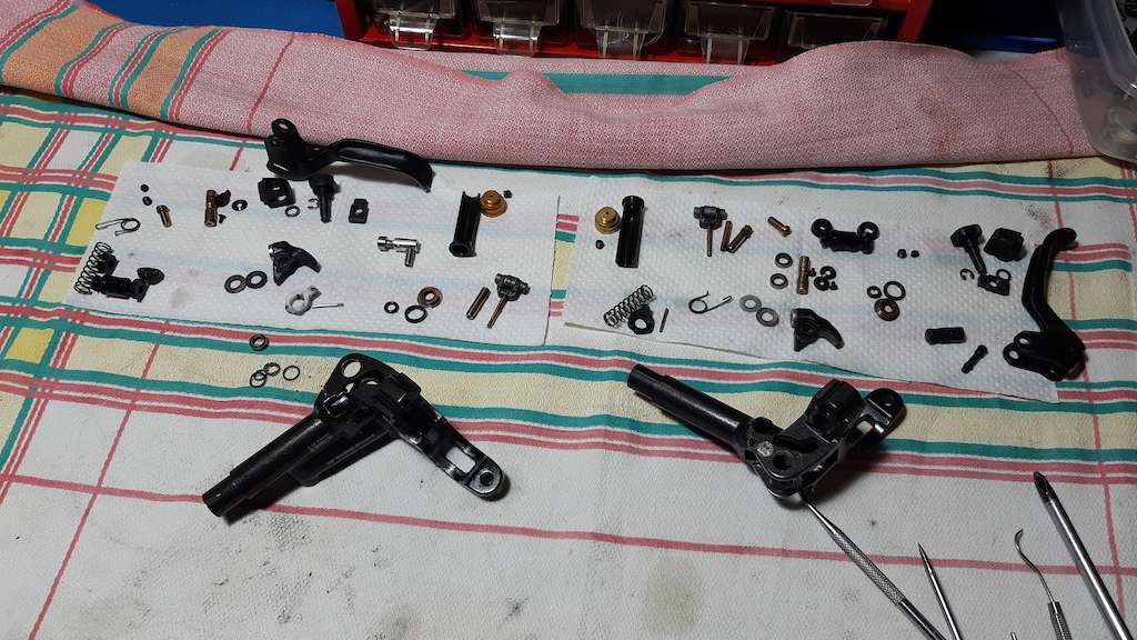 Shimano Saint M820
brake levers
parts

--
Master Cylinder seals:
Q-ring 7.8х9.9х2
O-ring 3.7x1.6

--
ball bearings:
MR85-2RS
5x8x2.5
https://www.aliexpress.com/item/32902907124.html

--
Piston seals:
https://www.aliexpress.com/item/1005001503875961.html