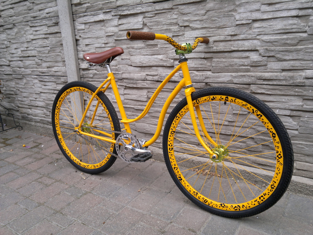 Csepel Tihany Fixie, Sturmey Crank, Brooks copy Seat, Dartmoor Stem, Ns District Bar, Sunshine Hub, Vuelta Airline 26"