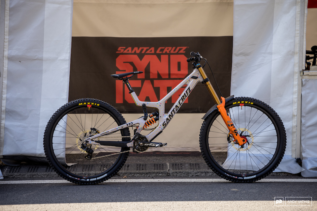 Greg Minnaar's V10 sure is a looker.
