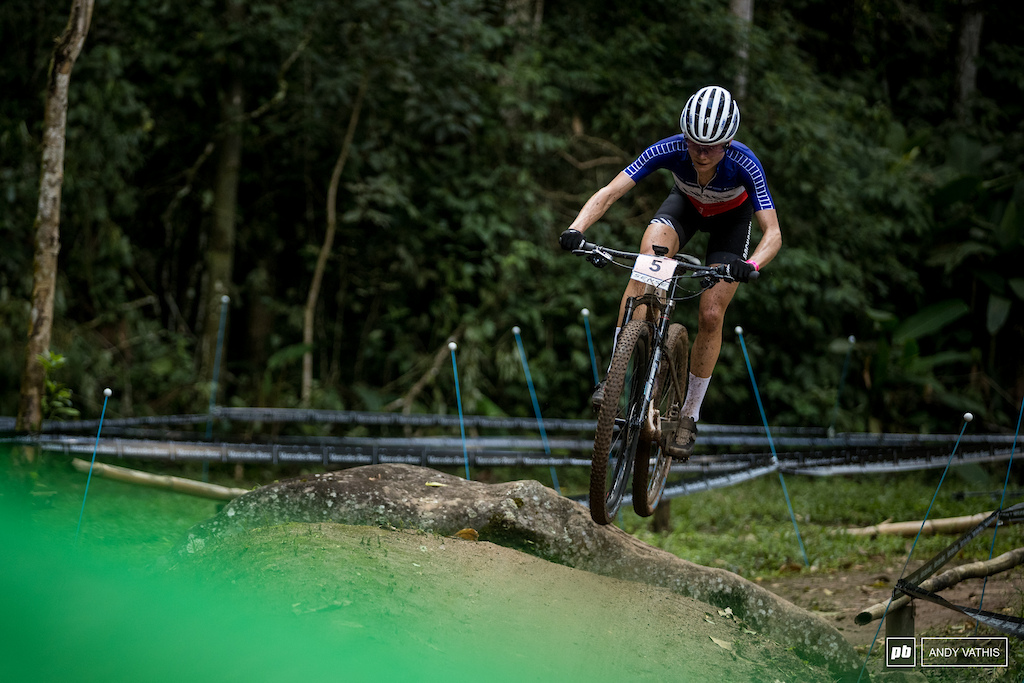 Loana Lecomte lead the race by a decent margin and almost got away with it.