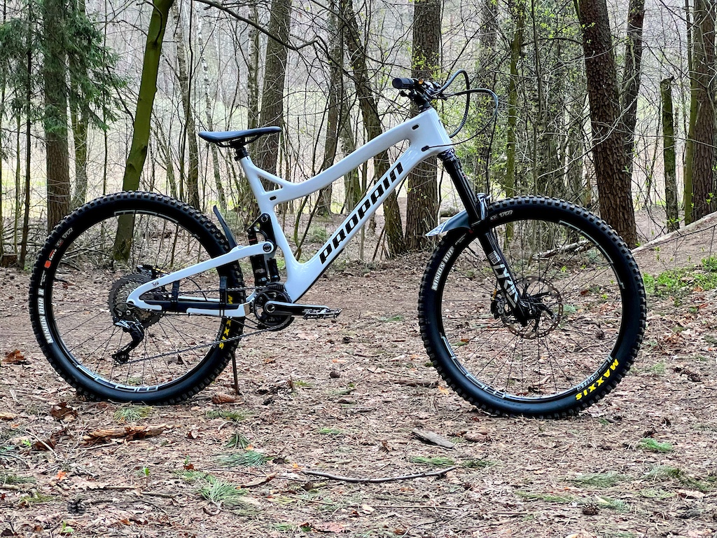 Propain Tyee 2019 XL + RockShox Super Deluxe Ultimate (160mm travel)
RockShox Lyrik Ultimate 2021 (170mm travel)
Stan's NoTubes Flow MK3 Wheelset
Maxxis Minion DHF WT 3C MaxxGrip 2.5 | DHR II 3C MaxxTerra 2.4"
Tire Pressure 18/20 PSI
Shimano Saint M820 Brakes, RT-86 203/180mm Rotors
Shimano SLX M7000/XT M8000 Drivetrain
OneUp DropperPOst V2 150mm