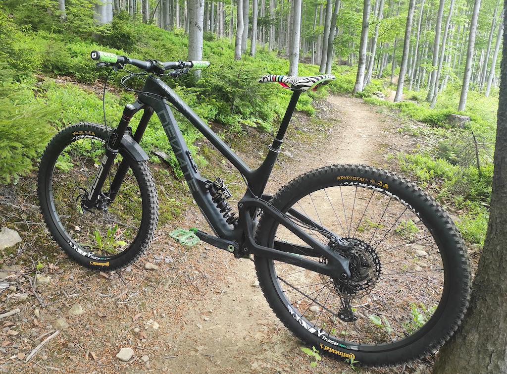 My enduro full suspension for 2022 season.
Deviate Highlander 150 on CCDB Kitsuma Coil with Rock Shox ZEB Ultimate with Vorsprung Smashpot coil conversion. SLX/XT 12 speed drivetrain. M7120 brakes, Ryde Trace 35 wheels on DT 350 hubs. Continental Argotal/Kryptotal Re 29x2.4 tires. One Up V2.1 dropper post, SDG Bel Air etc etc