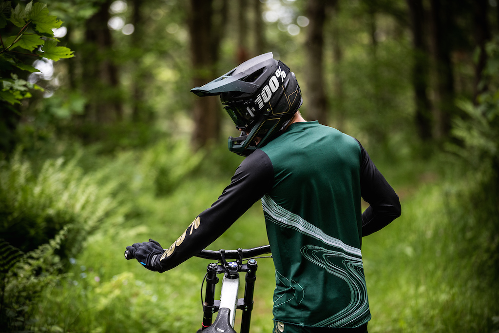 100% Announces The R-Core X Forest Le Downhill Riding Kit - Pinkbike