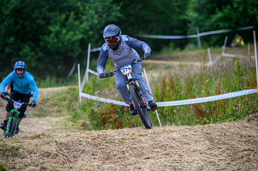 Dave Richardson kept it smooth in the grassy jumps, taking second in the Master's field in Round 3 and 4