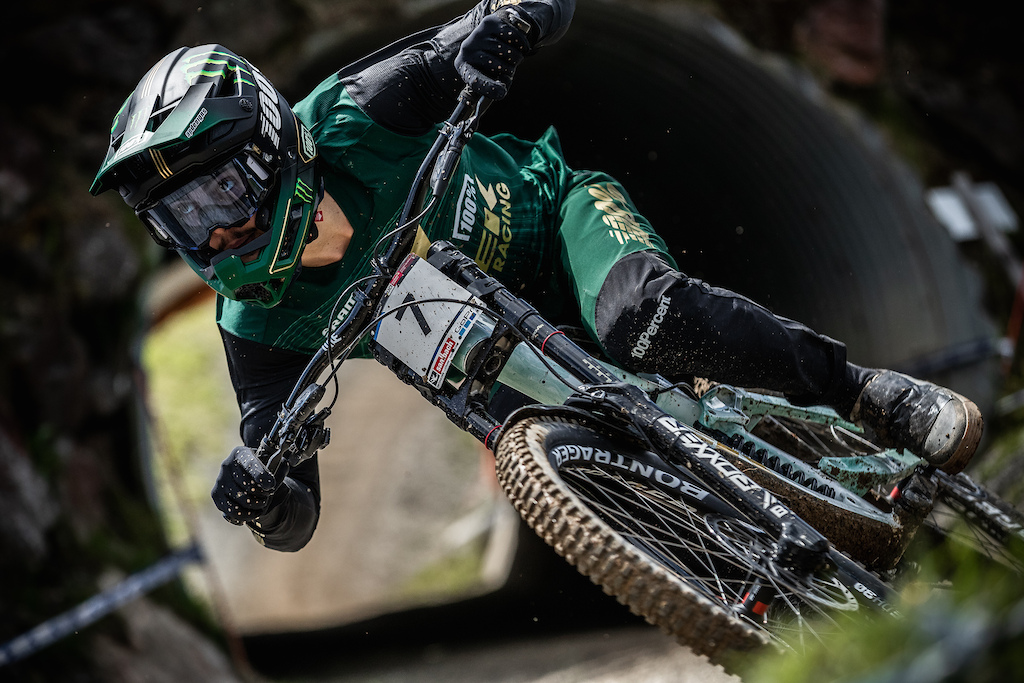 100% Announces the R-Core X Forest LE Downhill Riding Kit