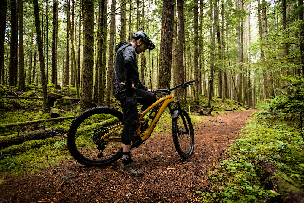 Trek Fuel EX-e 9.9 XX1 AXS Photo Dave Smith