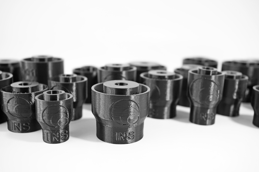 Bearing press family close-up