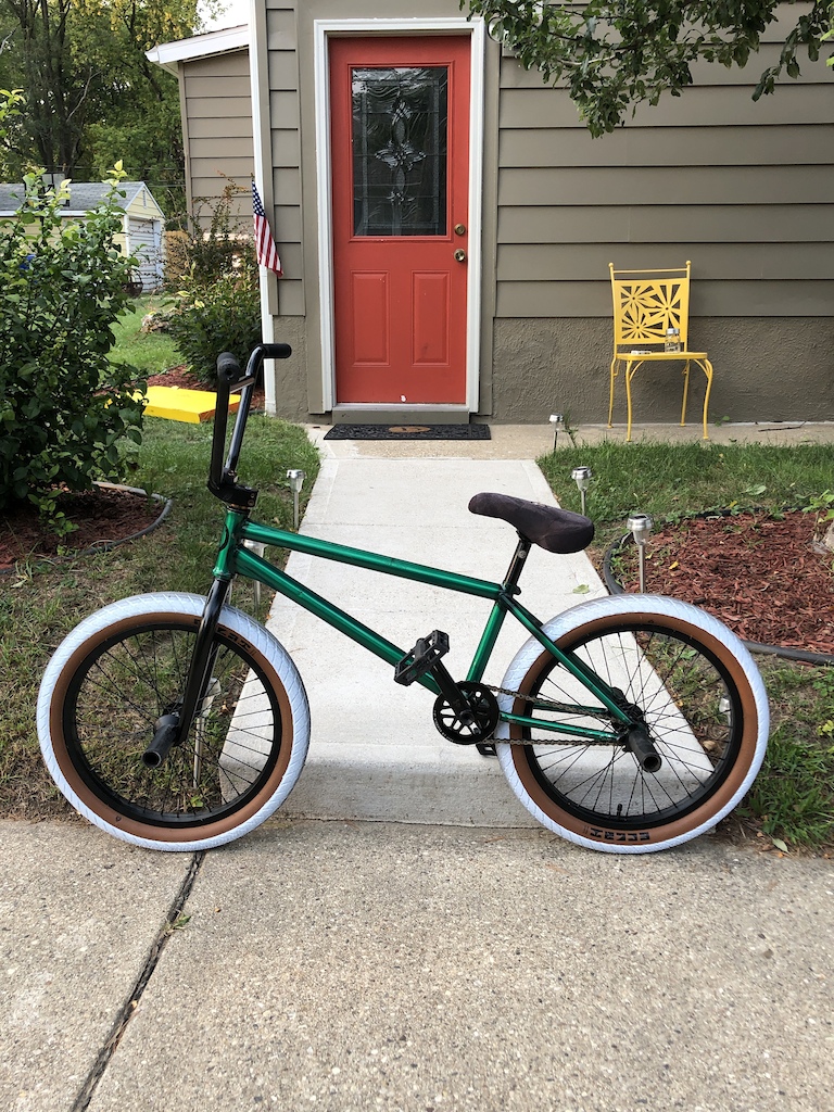 Fresh set of Éclat Morrow tires.