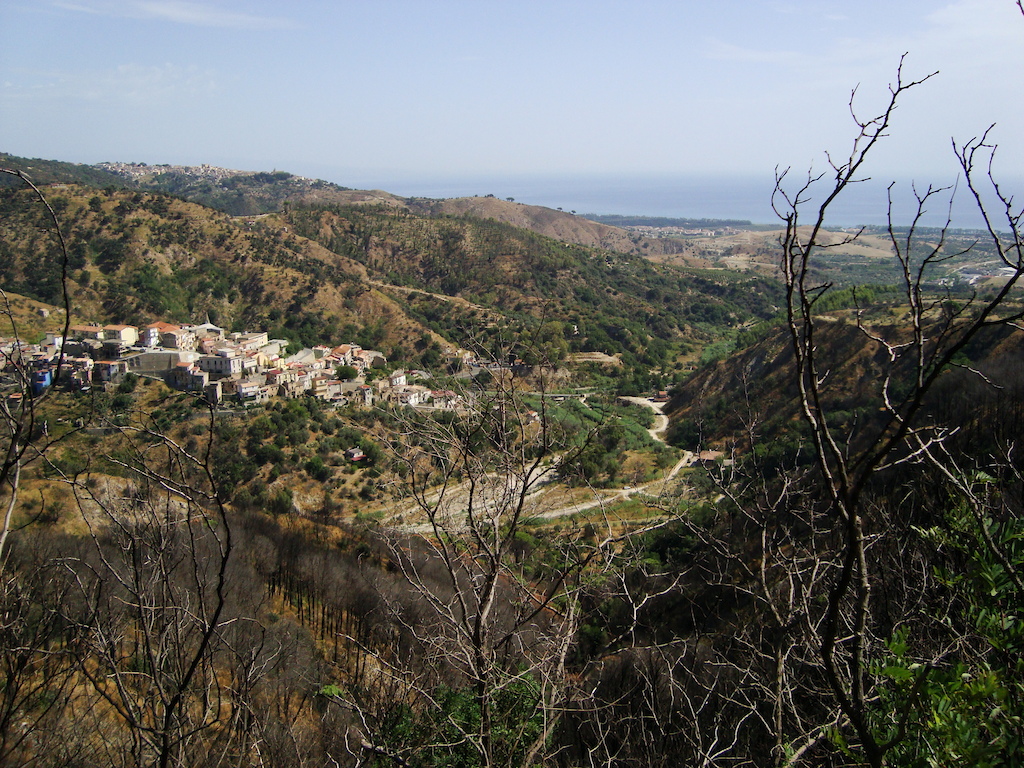 View of Isca Superiore from the road